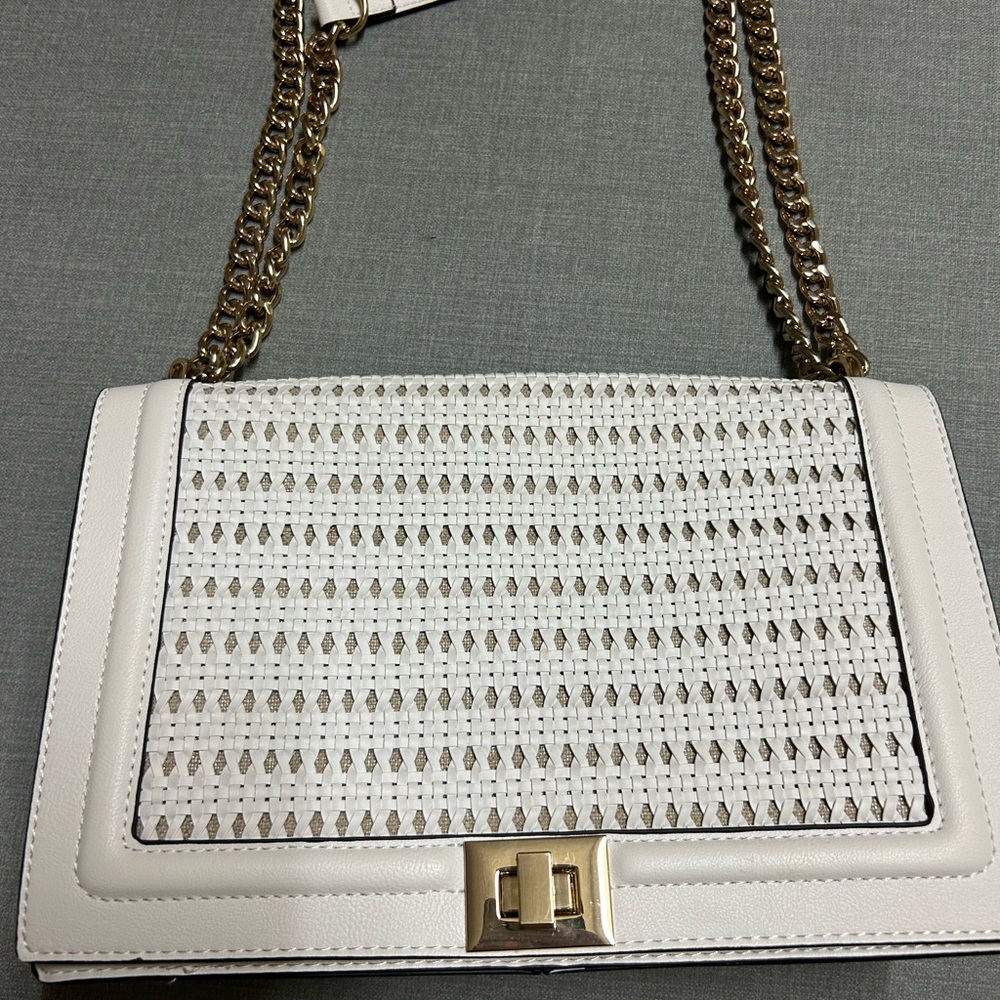 Elegant White Woven Chain Strap Bag